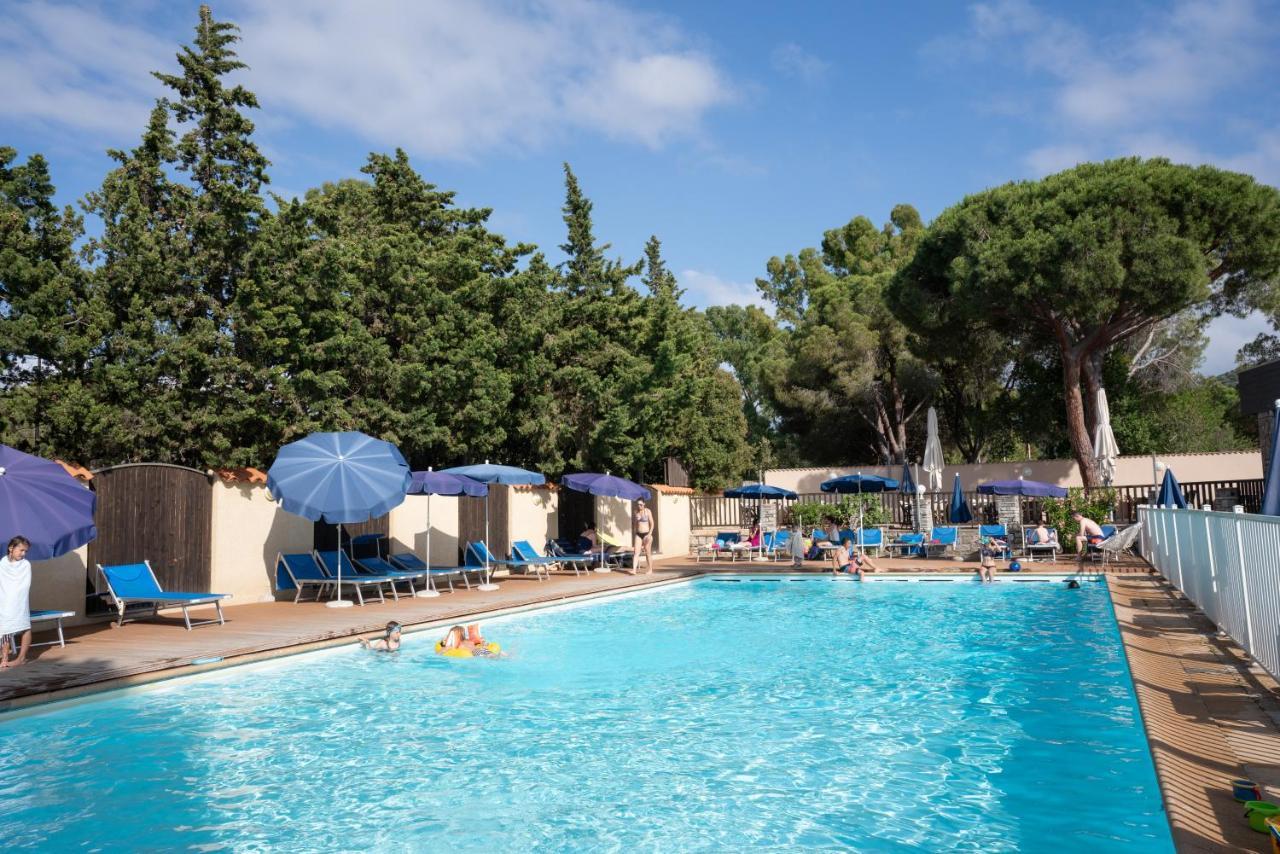 Feriendorf Zum Stoerrischen Esel Hotel Calvi  Exterior photo